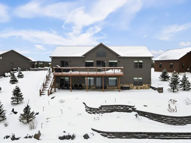 $649,000 | N8620 North Log Cabin Court, New Lisbon, WI 53950