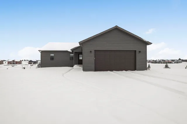 $649,000 | N8620 North Log Cabin Court, New Lisbon, WI 53950