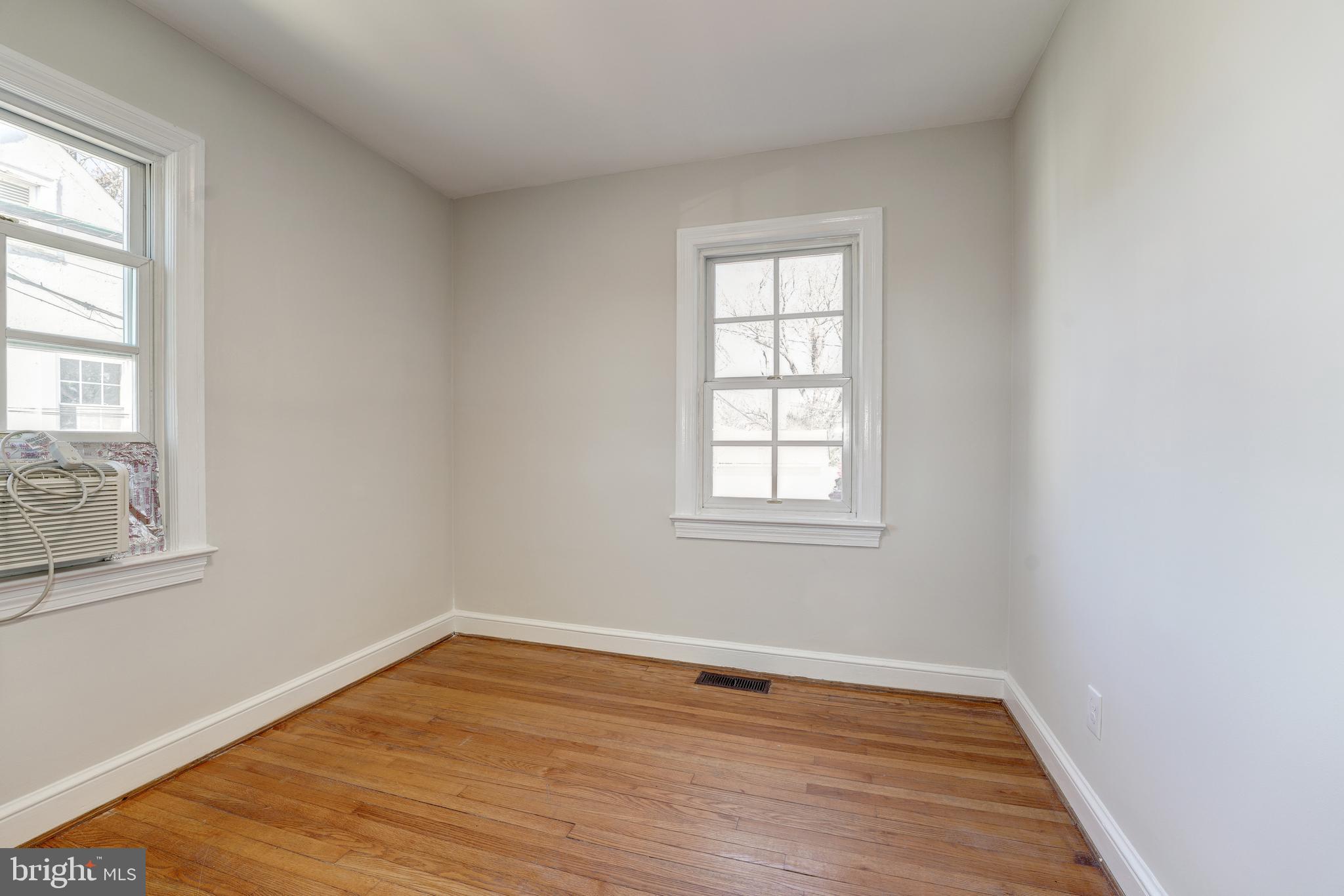 4607 North Carlin Springs Road, Unit A Arlington, VA 22203 - Photo 11 of 26 2nd BR on Main lvl w/hdwd flrs can hold queen bed.