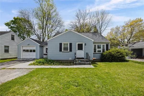 $149,900 | 21 Legion Circle, Greece, NY 14616