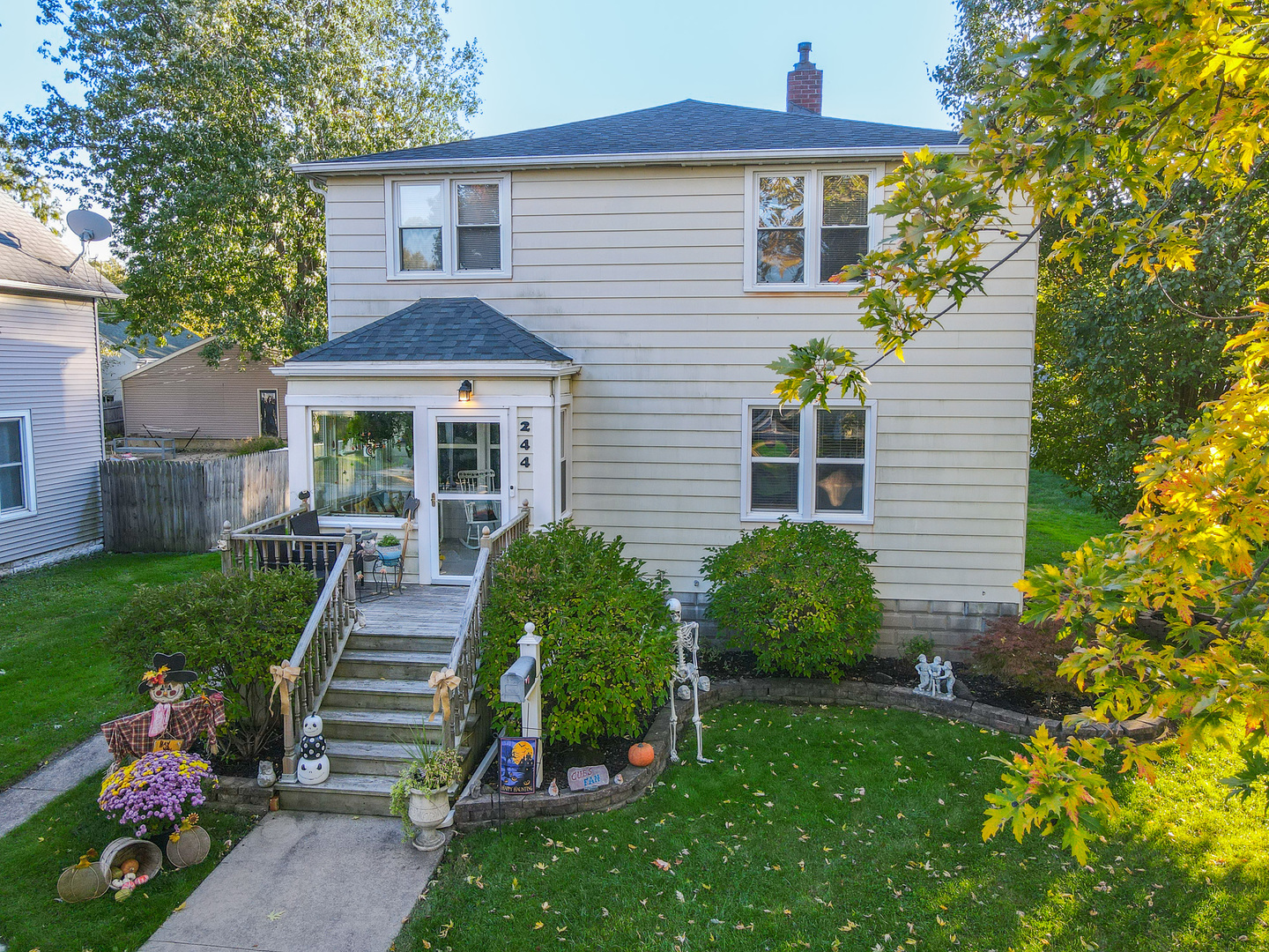 244 West 4th Street Manteno, IL 60950 - Photo 2 of 42 a front view of a house with a yard