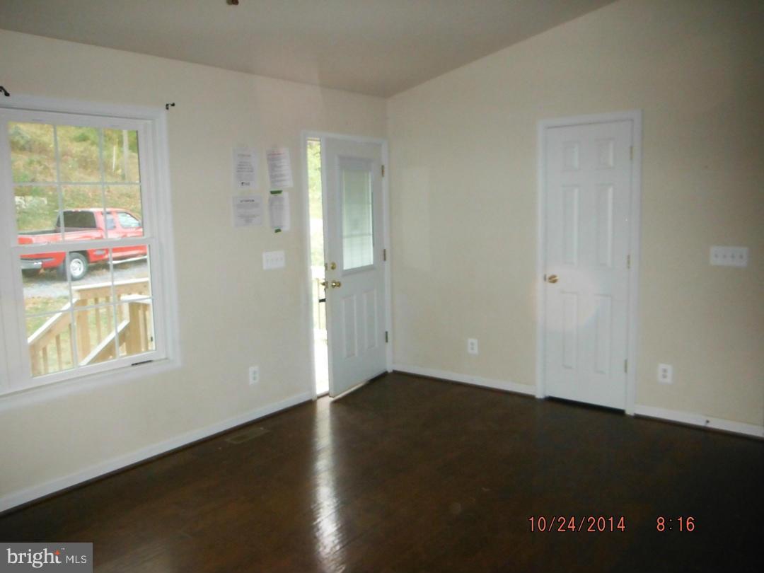 52 Heim-Jones Road Linden, VA 22642 - Photo 8 of 17 Living Room