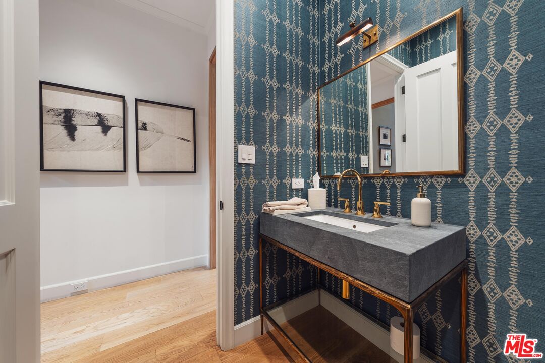 2600 Mandeville Canyon Road Los Angeles, CA 90049 - Photo 20 of 50