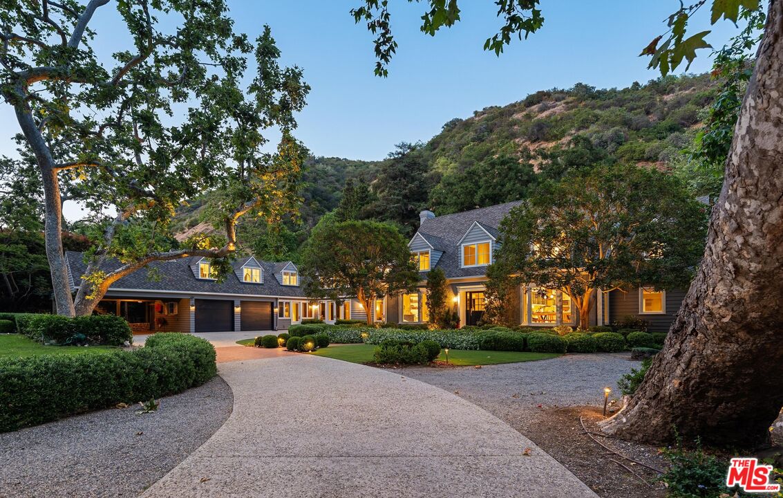 2600 Mandeville Canyon Road Los Angeles, CA 90049 - Photo 3 of 50