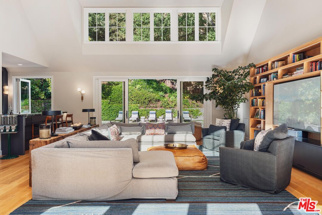 2600 Mandeville Canyon Road Los Angeles, CA 90049 - Photo 7 of 50