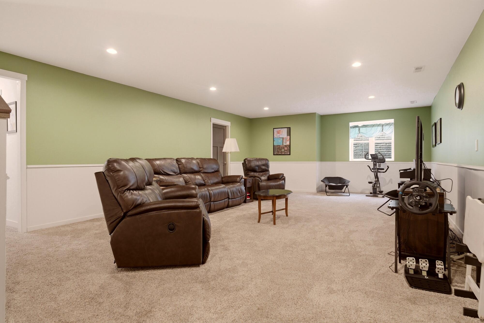 1709 Killdeer Street Holmen, WI 54636 - Photo 19 of 26 Family room - Lower