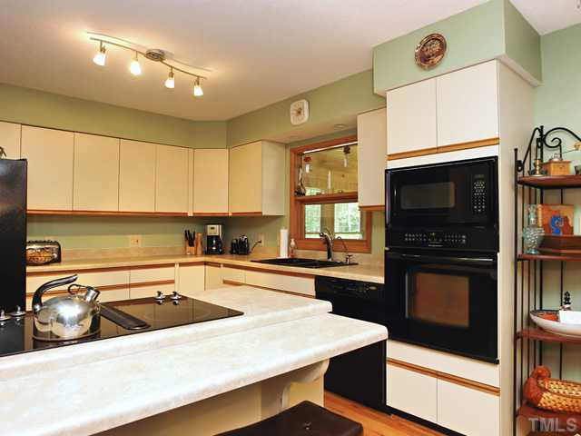 12333 Whartons Way Raleigh, NC 27613 - Photo 8 of 25 Kitchen