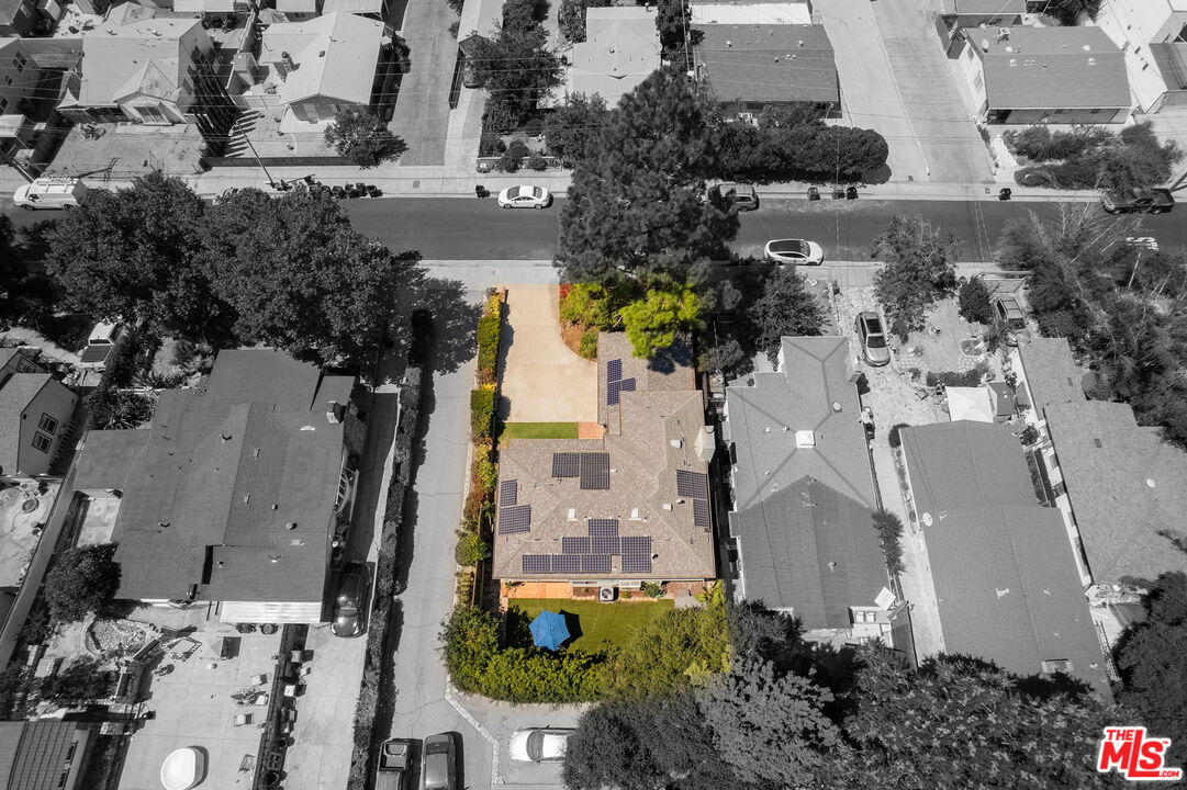 10526 Samoa Avenue Tujunga, CA 91042 - Photo 5 of 7 an aerial view of multiple house