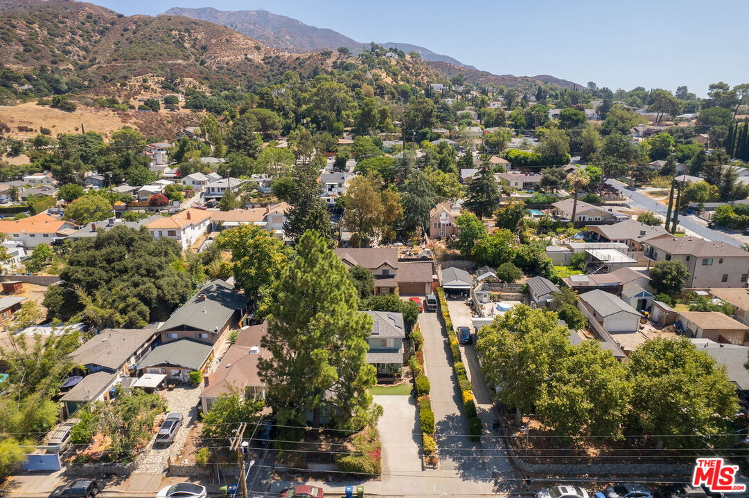 10526 Samoa Avenue Tujunga, CA 91042 - Photo 6 of 7 an aerial view of multiple house