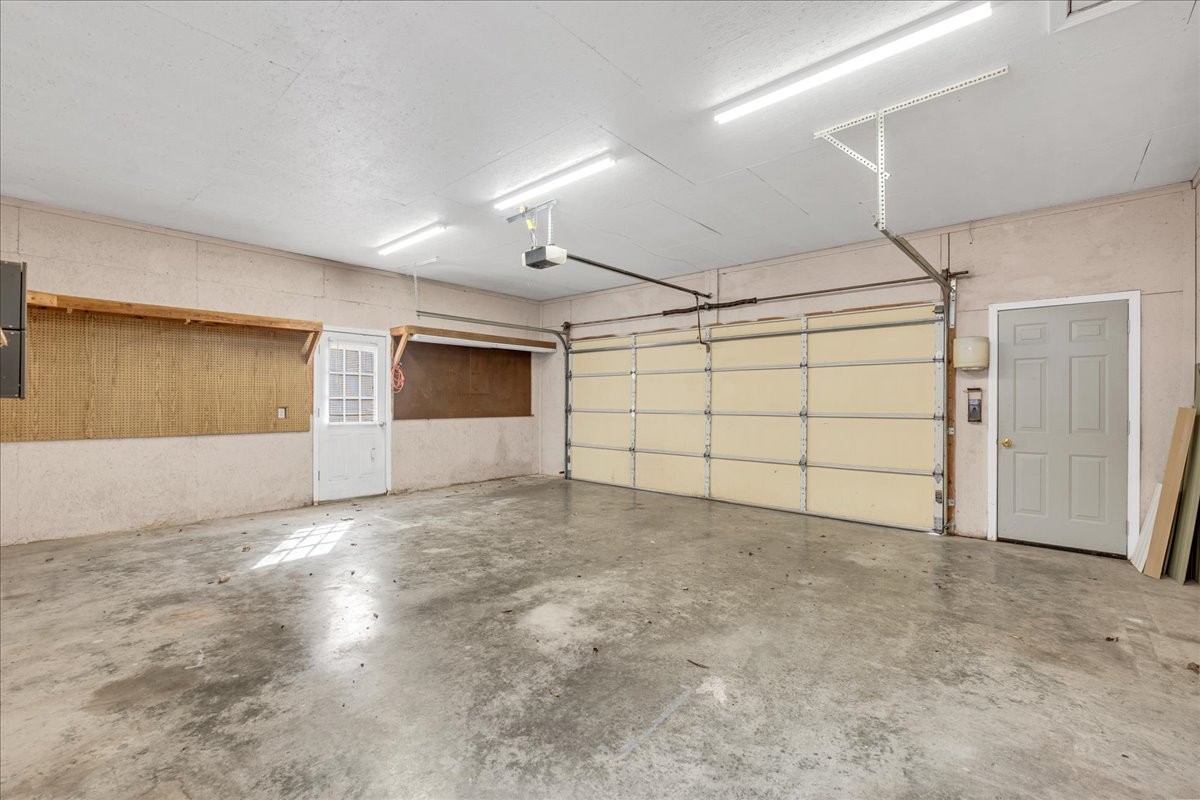 99 Arrowhead Drive Manchester, TN 37355 - Photo 29 of 39 a view of garage