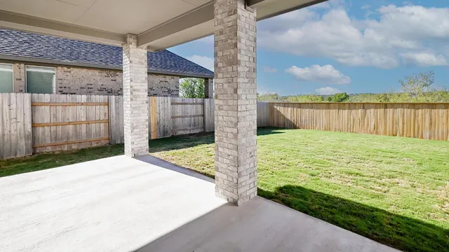 $449,900 | 580 Bay Breeze Drive, Kyle, TX 78640