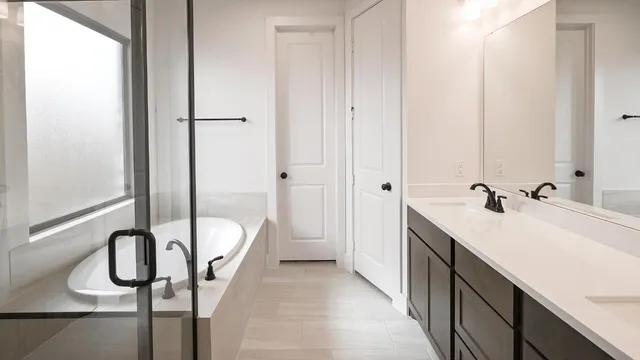 $449,900 | 580 Bay Breeze Drive, Kyle, TX 78640