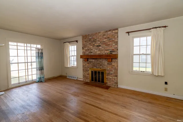 $130,000 | 1140 East Victoria Street, South Bend, IN 46614