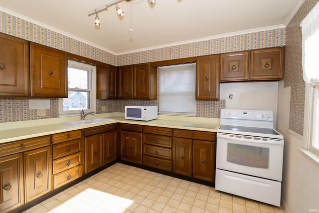 $130,000 | 1140 East Victoria Street, South Bend, IN 46614