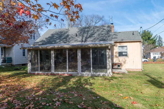 $130,000 | 1140 East Victoria Street, South Bend, IN 46614