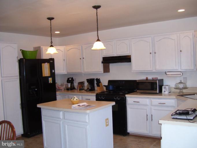 13593 Gelding Place Gainesville, VA 20155 - Photo 22 of 25 Kitchen