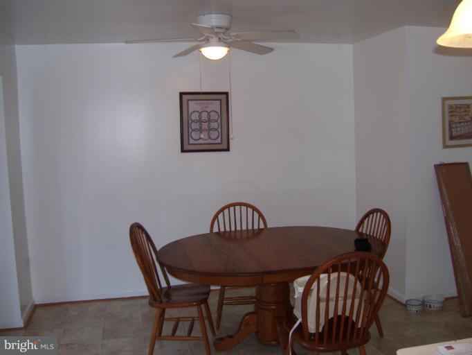 13593 Gelding Place Gainesville, VA 20155 - Photo 23 of 25 Kitchen