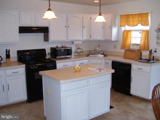13593 Gelding Place Gainesville, VA 20155 - Photo 25 of 25 Kitchen