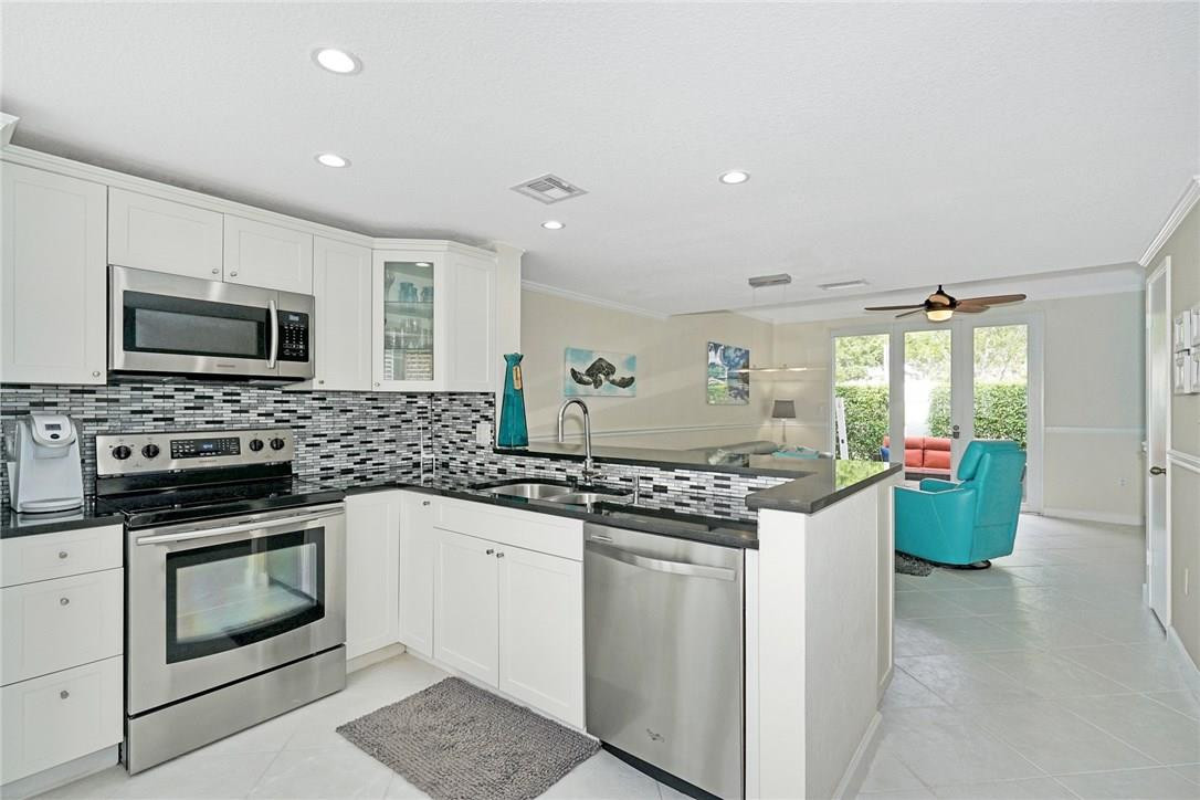 826 Jeffery Street Boca Raton, FL 33487 - Photo 7 of 41 Photo 7