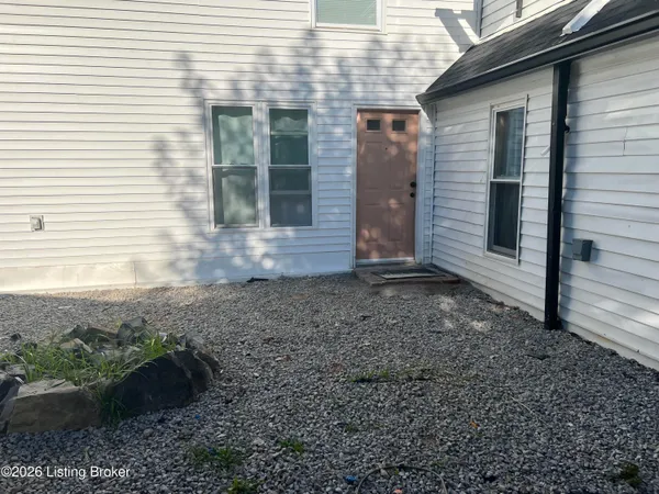 $1,300 | 4813 East Manslick Road, Unit 3, Louisville, KY 40219