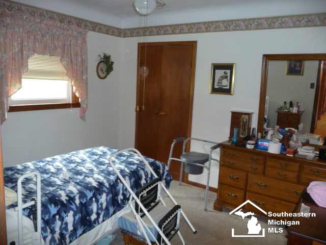 10051 Goff Road Temperance, MI 48182 - Photo 3 of 11