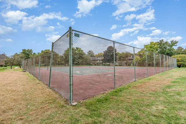 $1,945 | 224 East Bailey Road, Unit A, Naperville, IL 60565