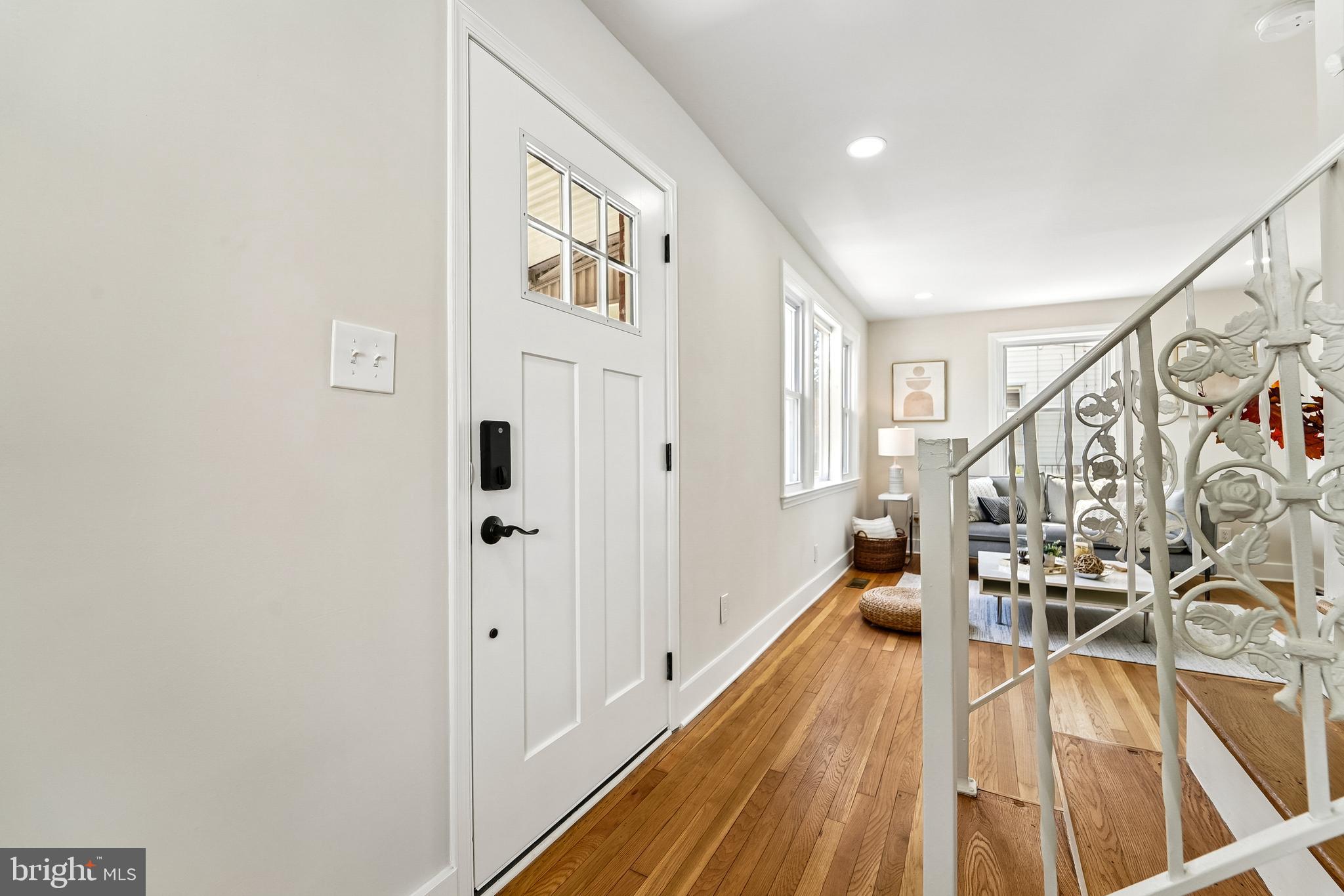 5404 Radecke Avenue Baltimore, MD 21206 - Photo 8 of 29 Foyer