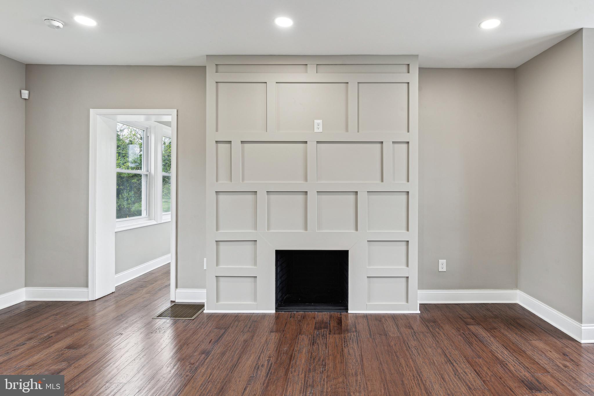 4406 Carleview Road Baltimore, MD 21207 - Photo 4 of 53 Living Room
