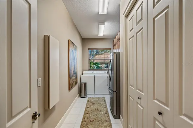 $1,899,000 | 453 East Macewen Drive, Osprey, FL 34229