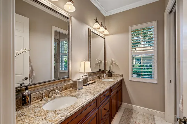 $1,899,000 | 453 East Macewen Drive, Osprey, FL 34229