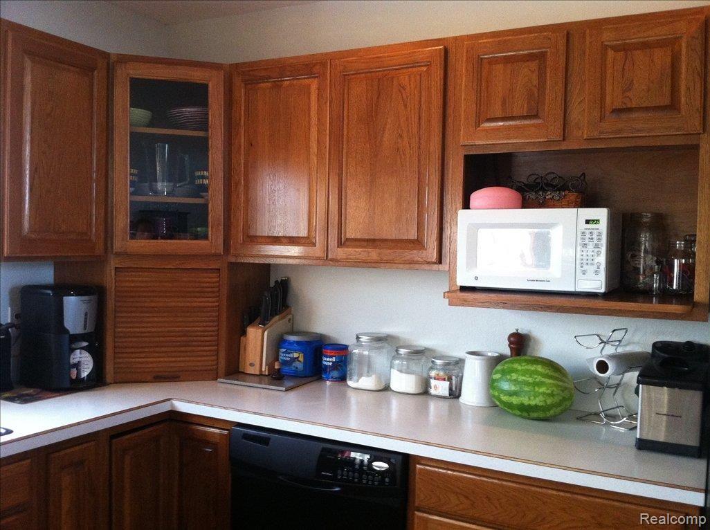 6825 Mertz Road Mayville, MI 48744 - Photo 15 of 18 Specialty cupboards