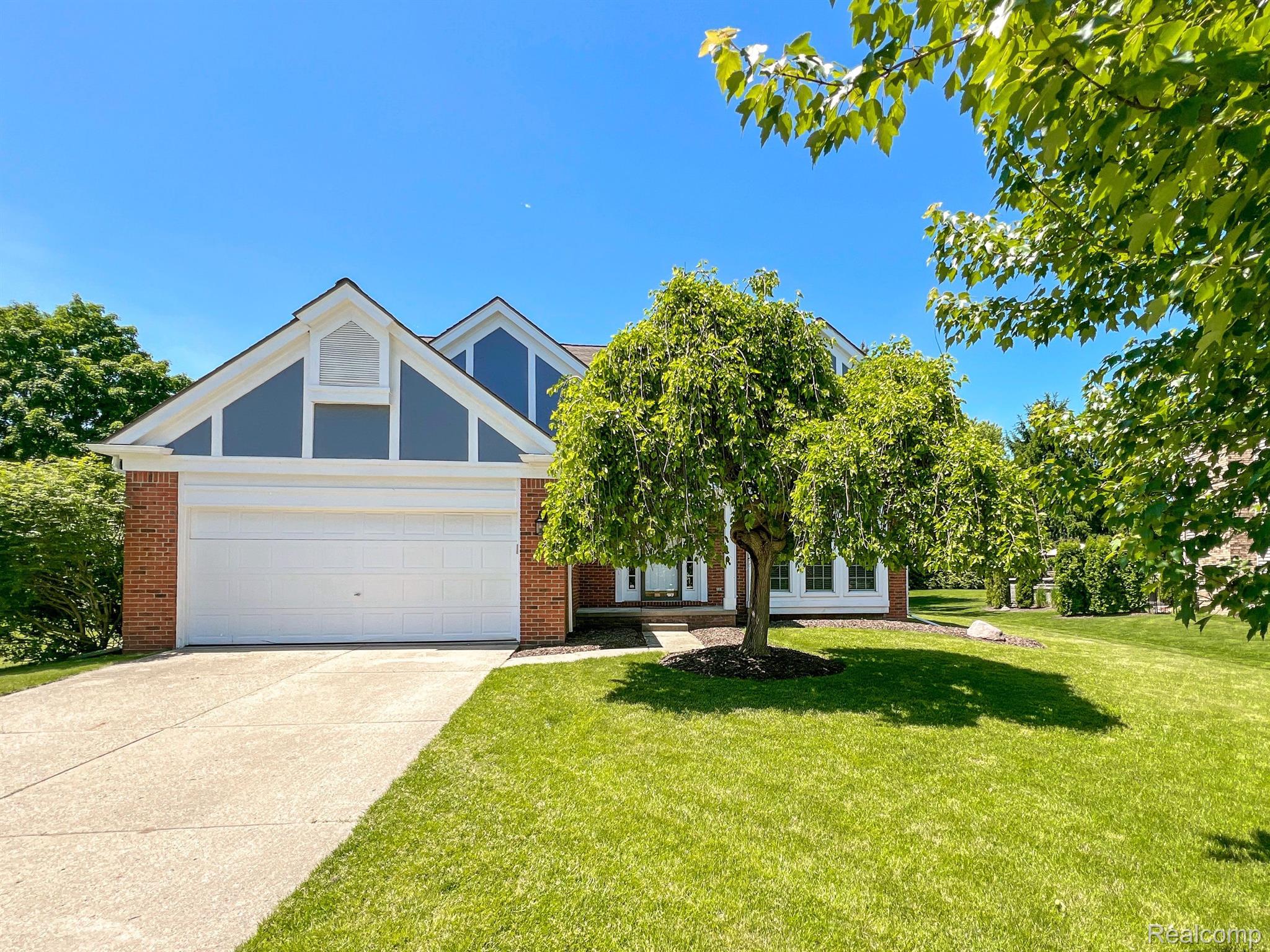 2372 Millbrook Court Rochester, MI 48306 - Photo 3 of 34 Gallery Image 3