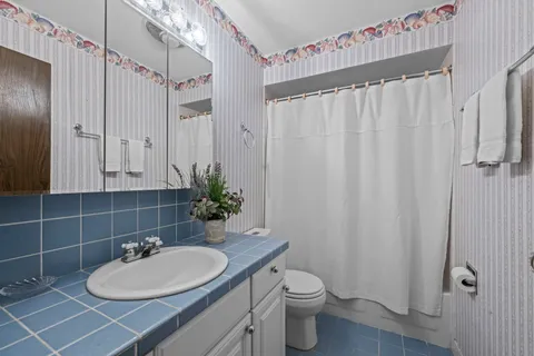 $260,000 | 2100 Valencia Drive, Unit 308B, Northbrook, IL 60062