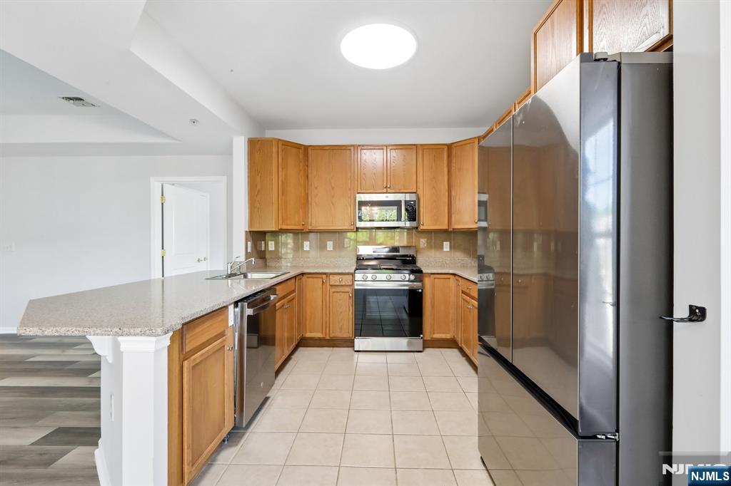 9104 Ravenscroft Road Clifton, NJ 07013 - Photo 12 of 50