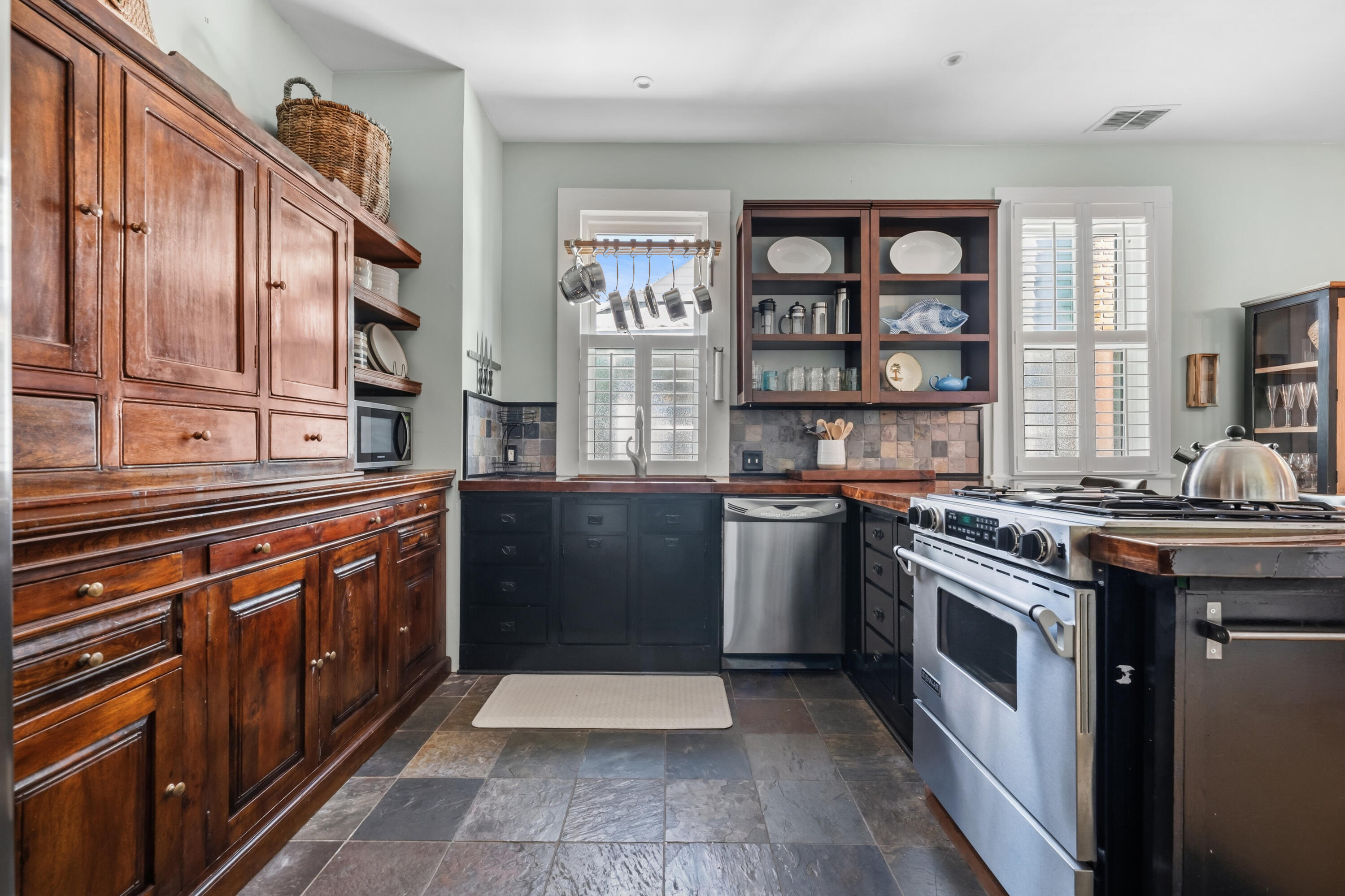 294 Congress Street Charleston, SC 29403 - Photo 12 of 51 Kitchen