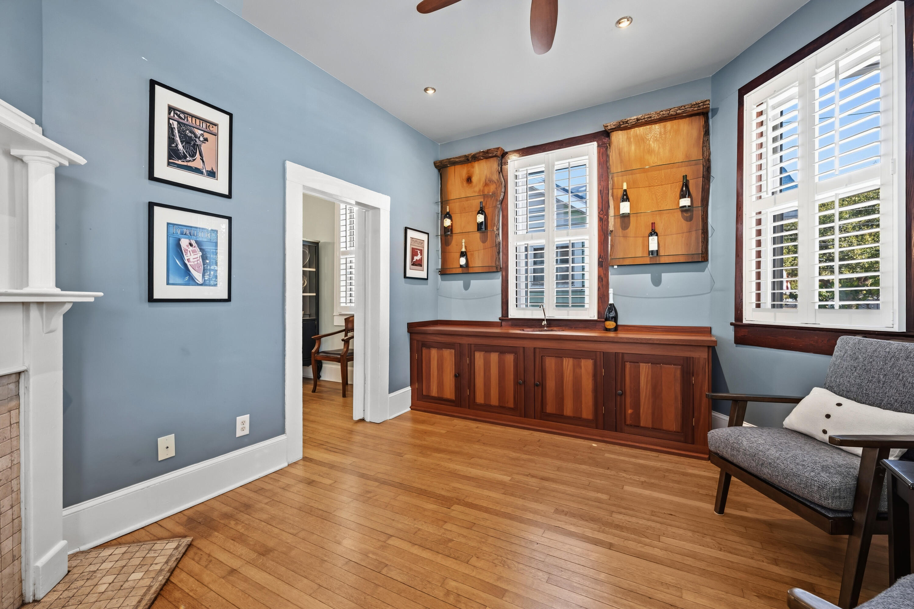 294 Congress Street Charleston, SC 29403 - Photo 13 of 51 Bar room