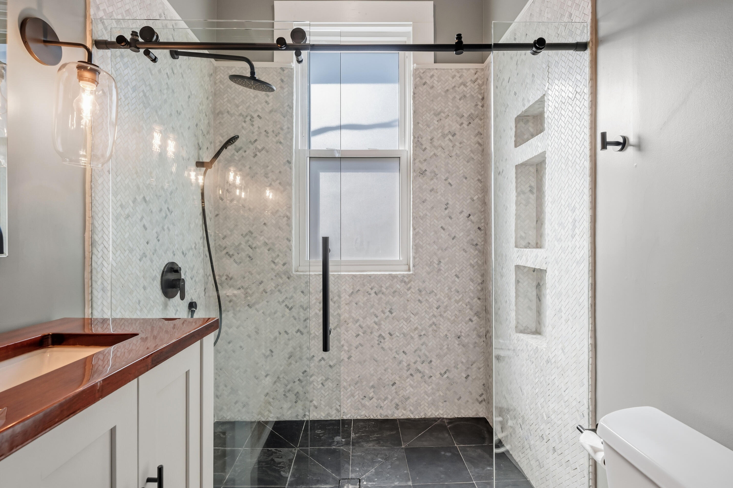 294 Congress Street Charleston, SC 29403 - Photo 21 of 51 Primary suite