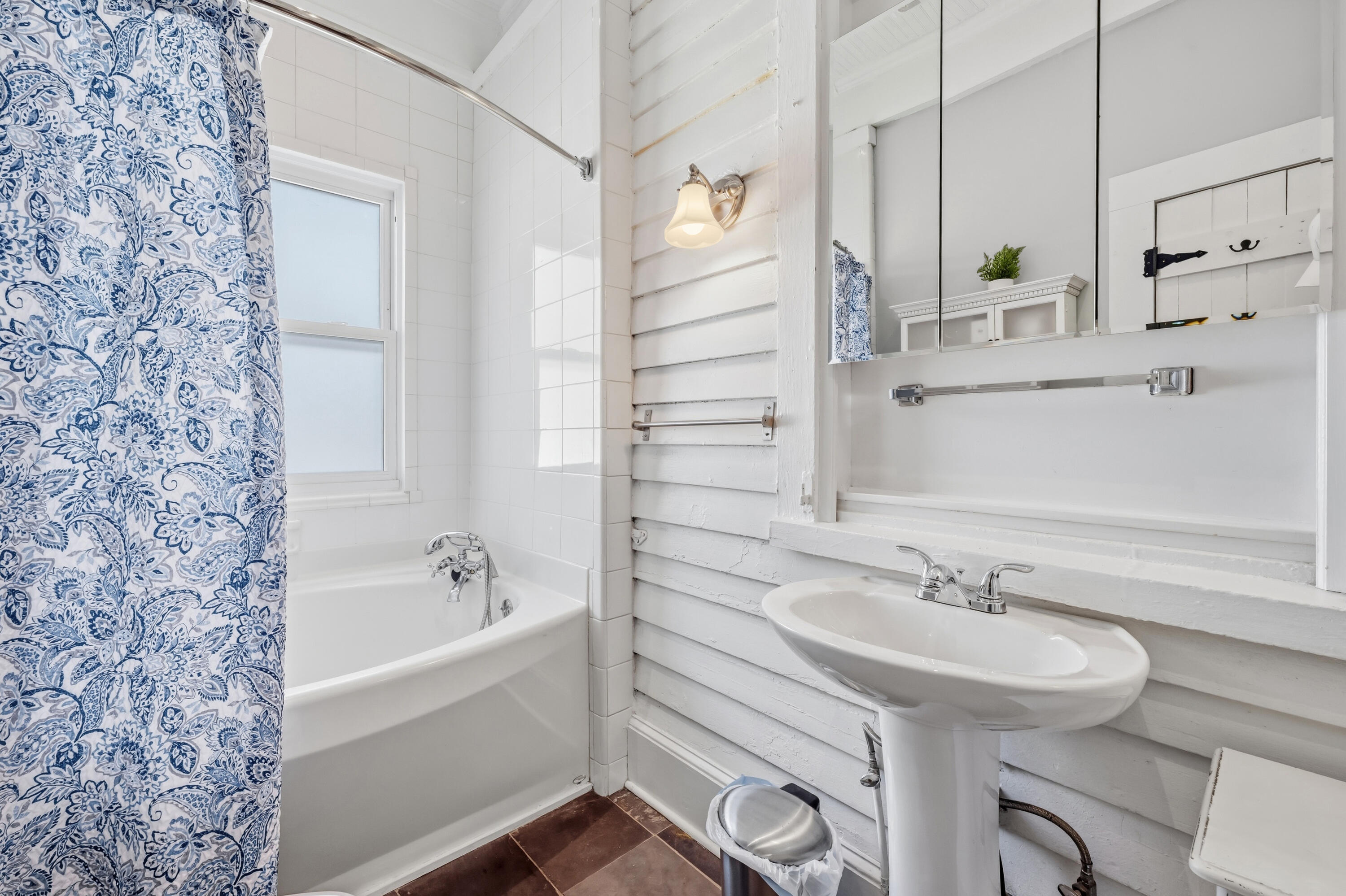 294 Congress Street Charleston, SC 29403 - Photo 26 of 51 2nd bathroom