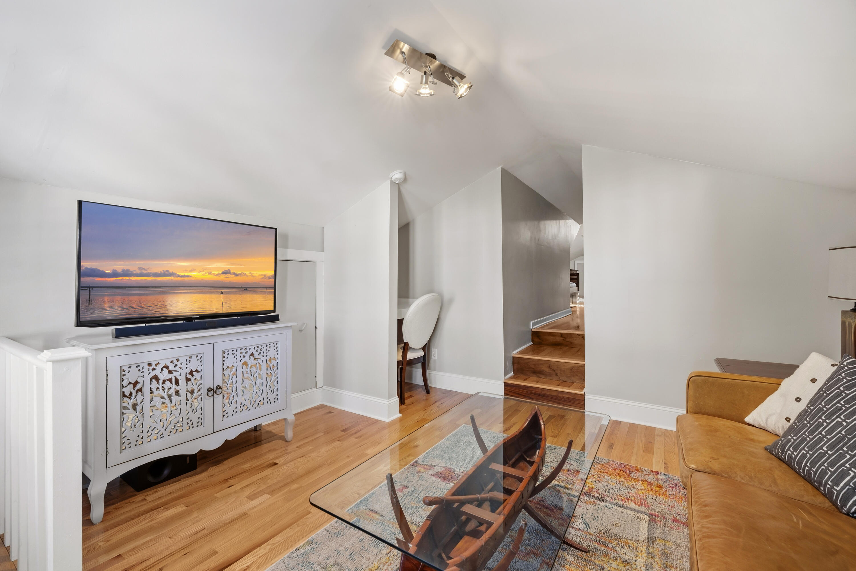 294 Congress Street Charleston, SC 29403 - Photo 31 of 51 Upstairs living area