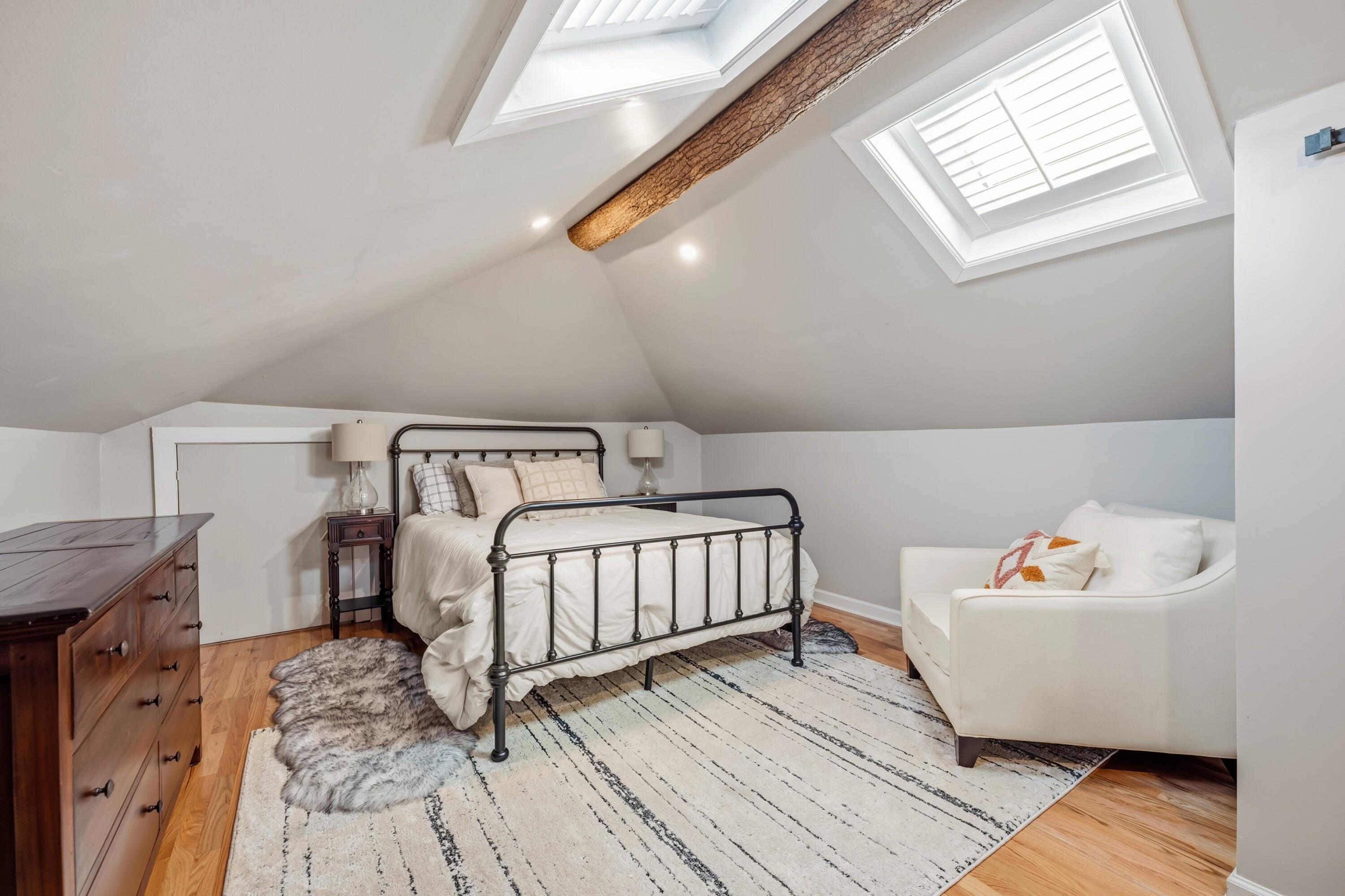 294 Congress Street Charleston, SC 29403 - Photo 33 of 51 Upstairs room