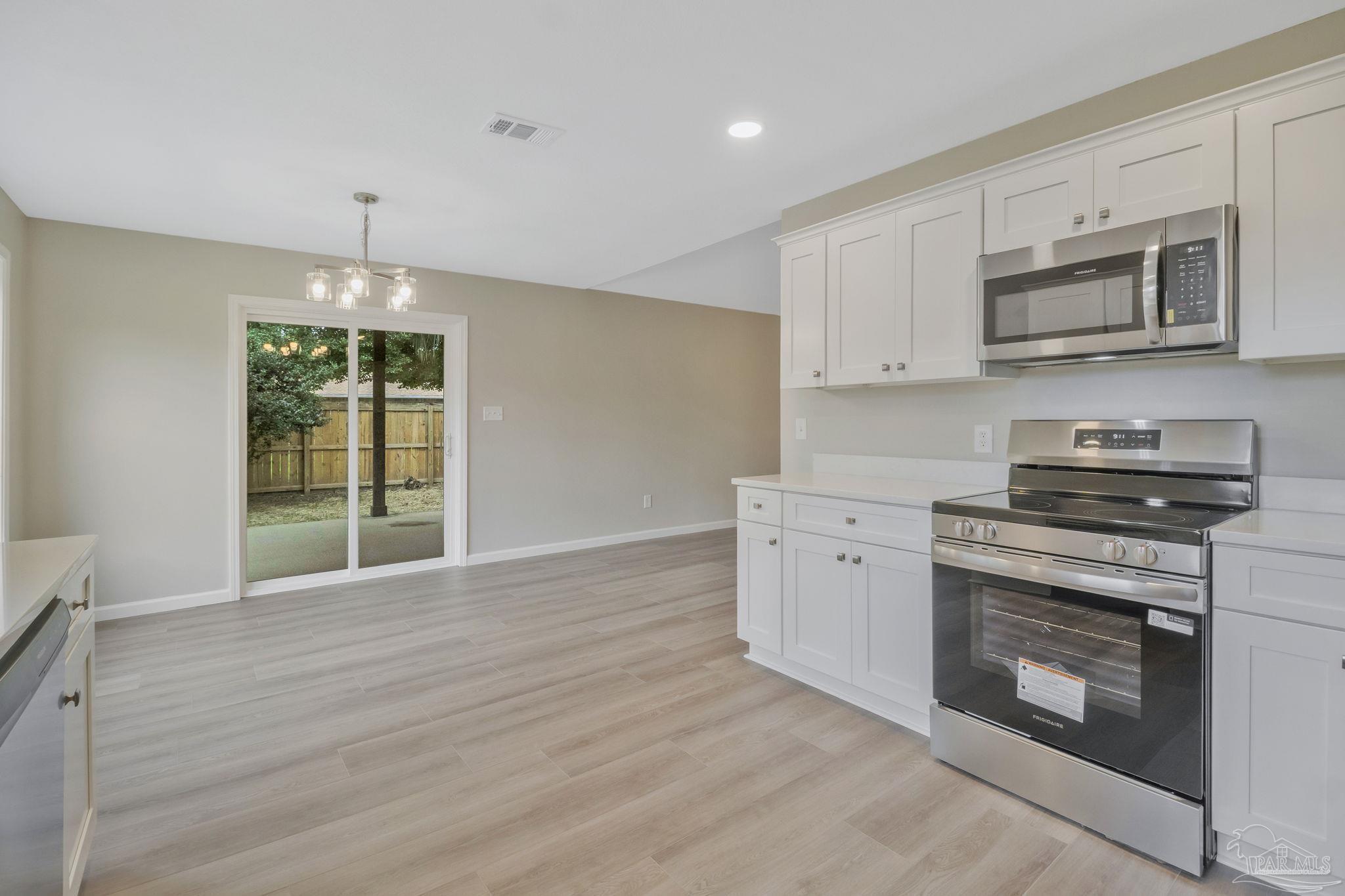 868 Valley Ridge Circle Pensacola, FL 32514 - Photo 4 of 47