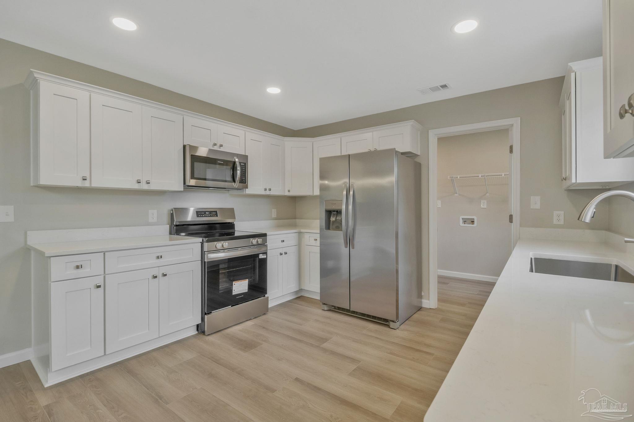 868 Valley Ridge Circle Pensacola, FL 32514 - Photo 7 of 47