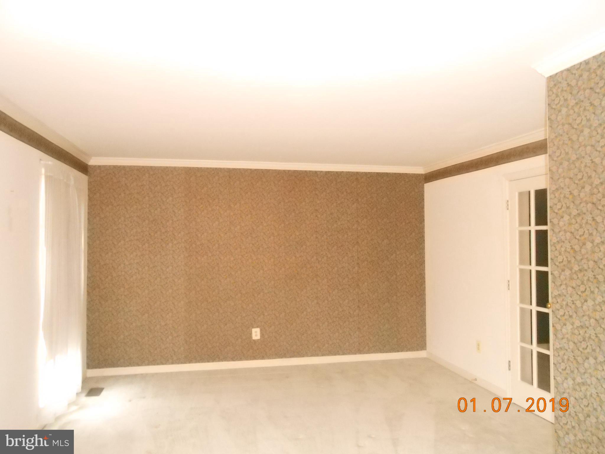 6207 Groveland Road Linthicum, MD 21090 - Photo 6 of 21 LIVING ROOM