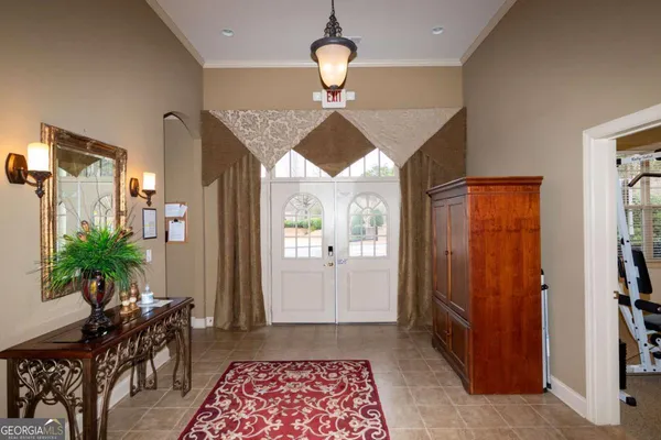 a view of entryway with livingroom