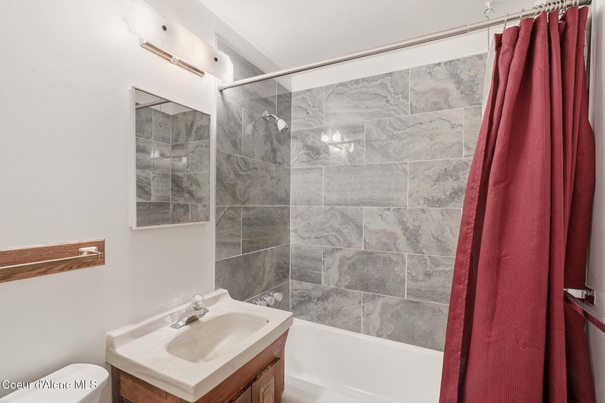 2410 West Decatur Avenue Spokane, WA 99205 - Photo 19 of 40 Inside-Media-Decatur-19