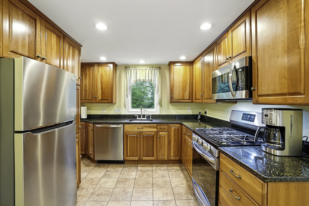 13 Delaval Road Worcester, MA 01606 - Photo 10 of 42 Gallery Image 10
