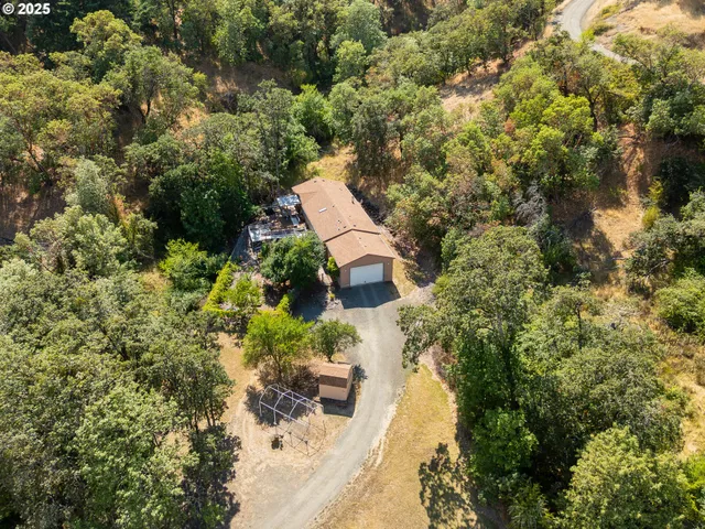 $409,900 | 5120 Northwest Broad Street, Roseburg, OR 97471