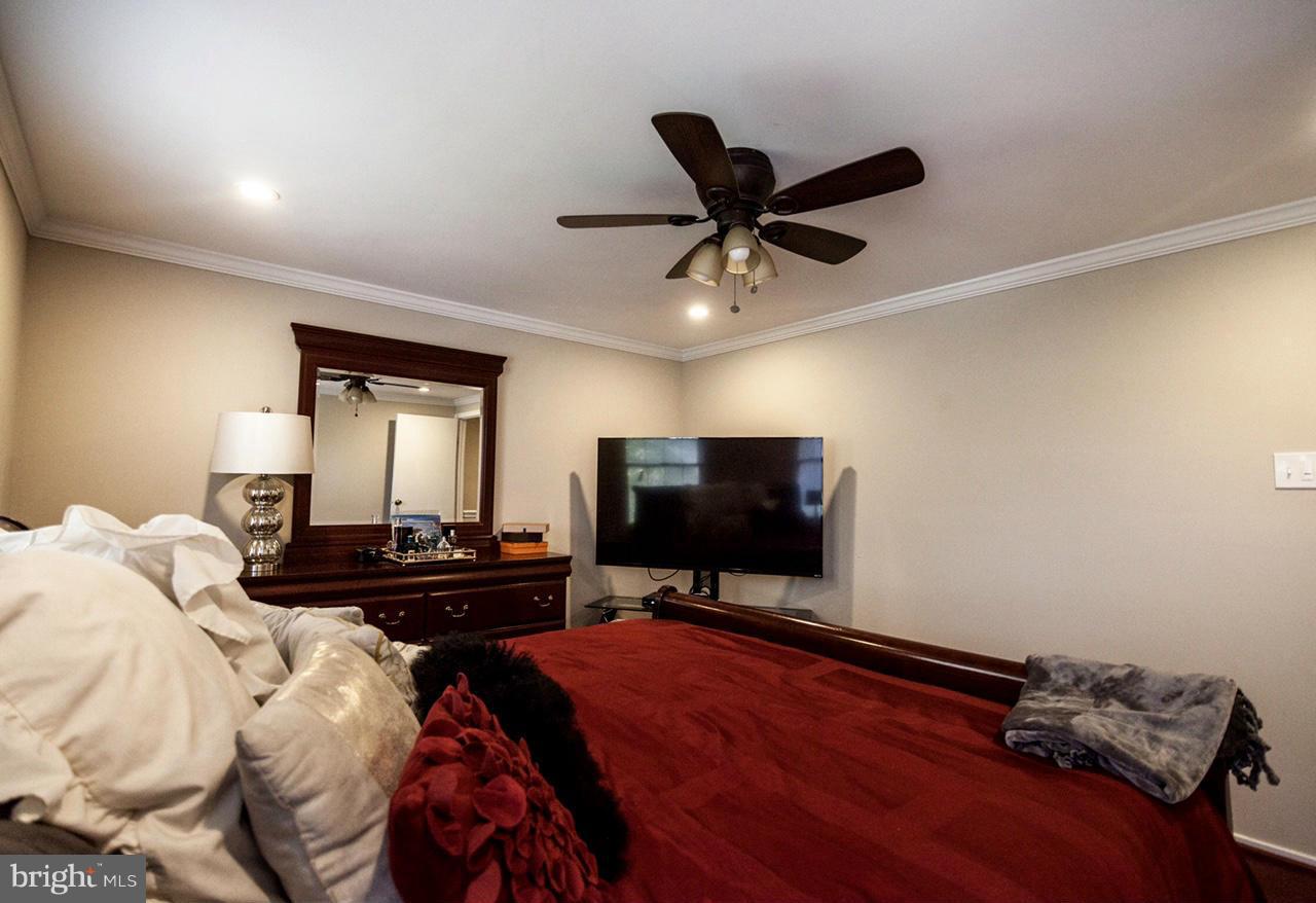 2414 Ridgely Street Baltimore, MD 21230 - Photo 17 of 29 Bedroom (Master)