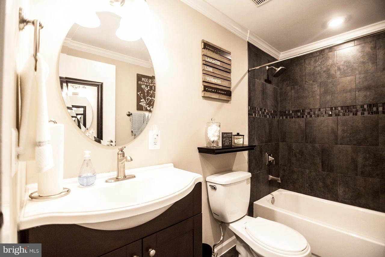 2414 Ridgely Street Baltimore, MD 21230 - Photo 20 of 29 Bath