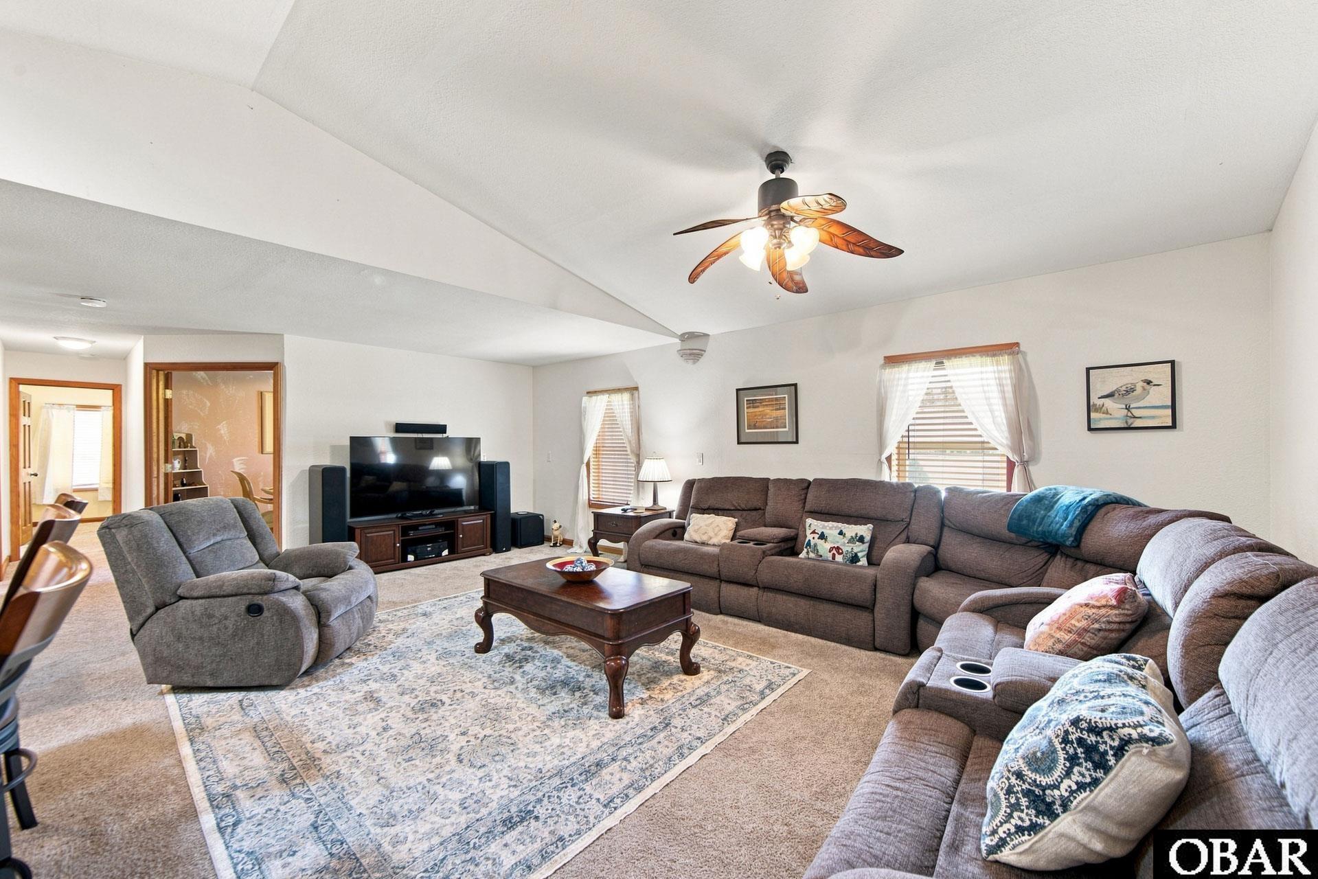 163 Church Road Powells Point, NC 27966 - Photo 22 of 69 Living Room
